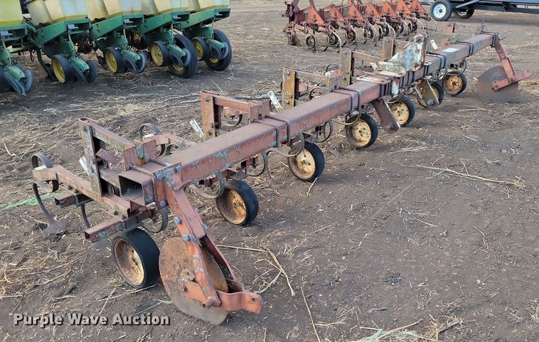 image for item DL7797 Row crop cultivator