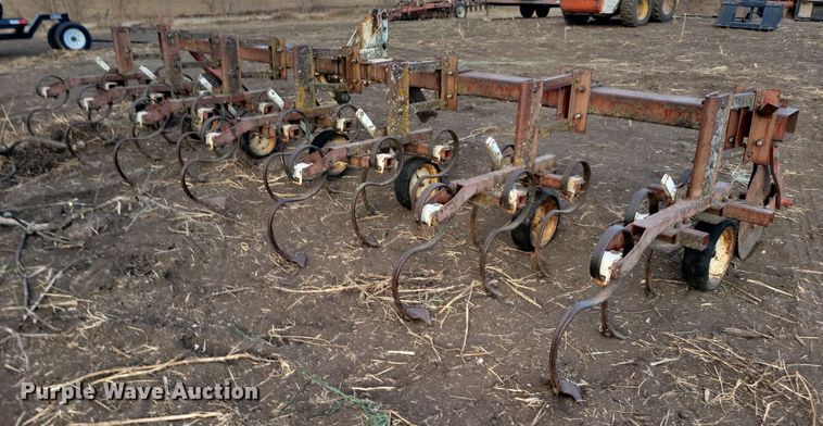 image for item DL7797 Row crop cultivator