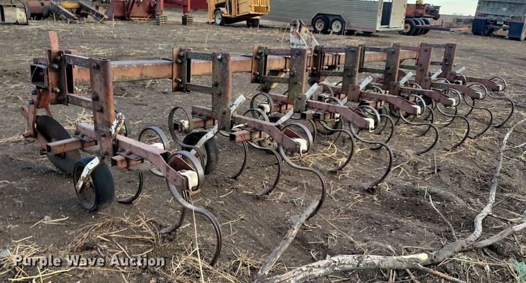 image for item DL7797 Row crop cultivator