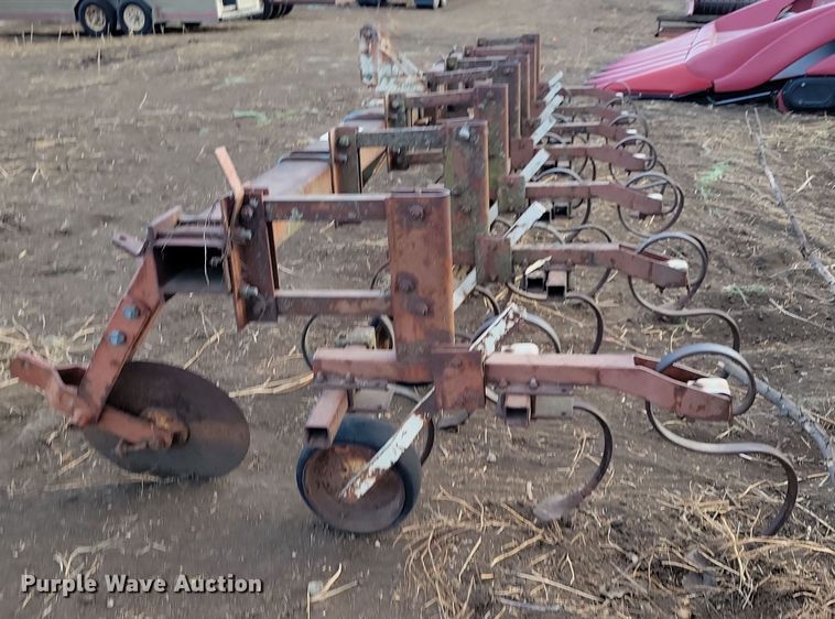 image for item DL7797 Row crop cultivator