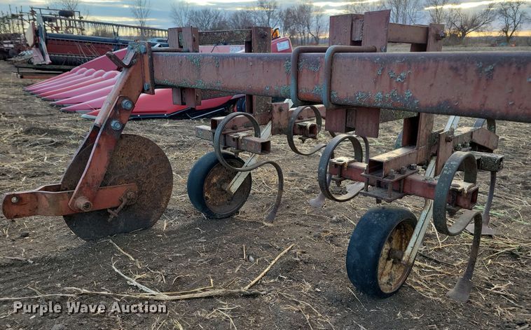 image for item DL7797 Row crop cultivator