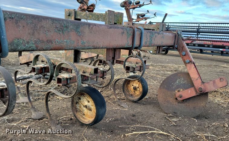 image for item DL7797 Row crop cultivator