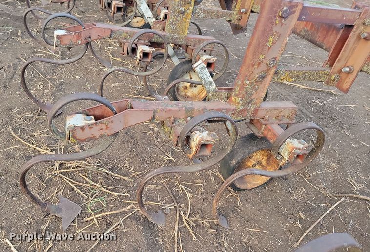 image for item DL7797 Row crop cultivator