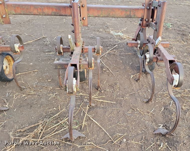 image for item DL7797 Row crop cultivator