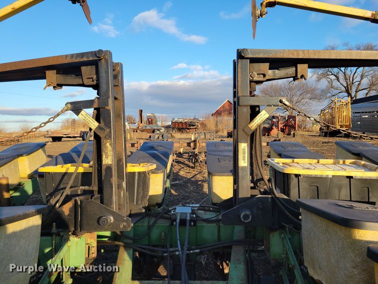 image for item DL7798 John Deere 7000  planter