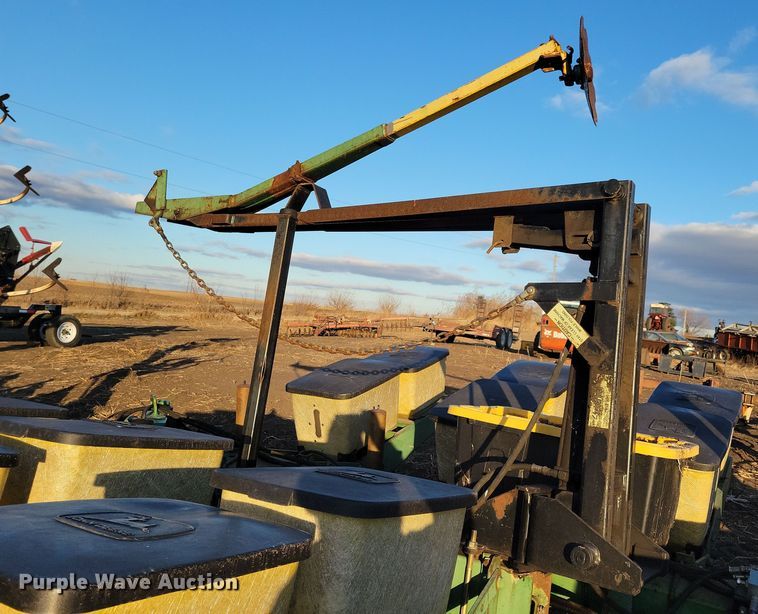 image for item DL7798 John Deere 7000  planter