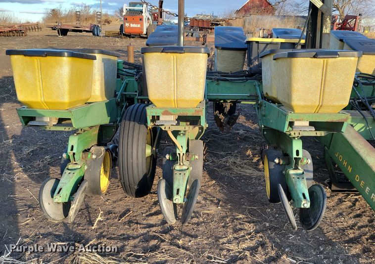 image for item DL7798 John Deere 7000  planter