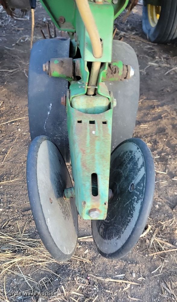 image for item DL7798 John Deere 7000  planter