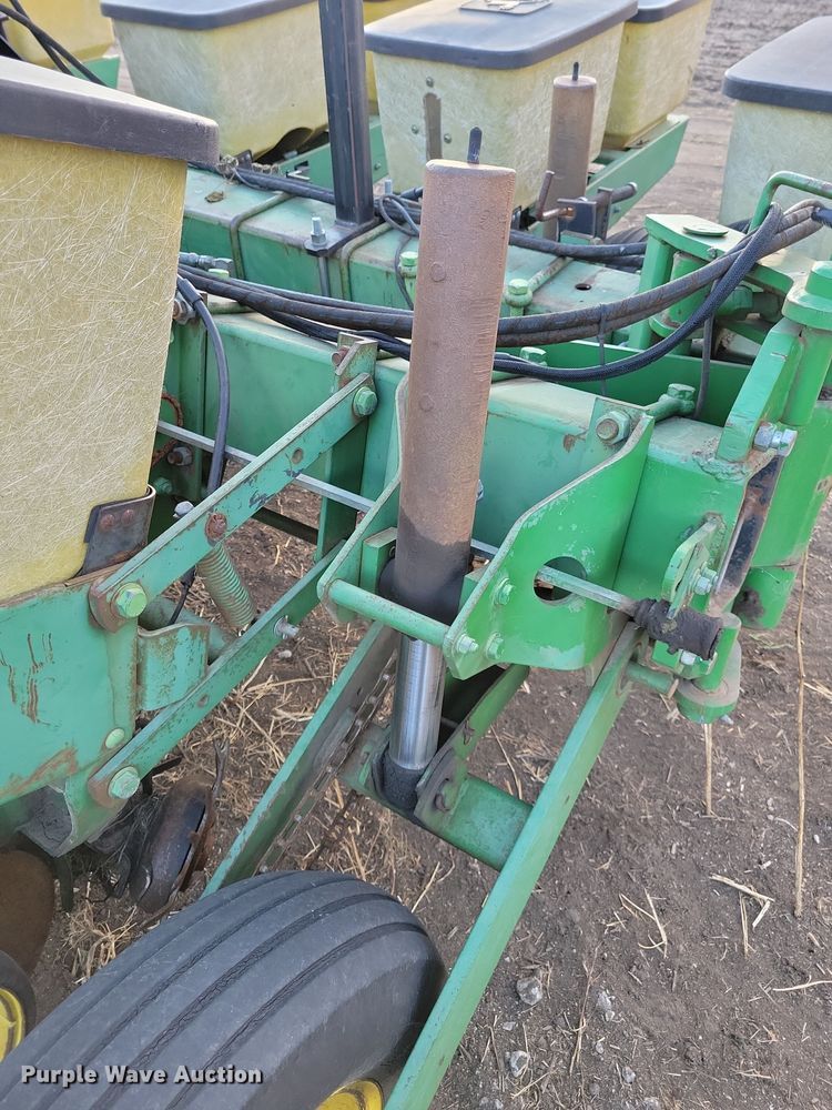 image for item DL7798 John Deere 7000  planter