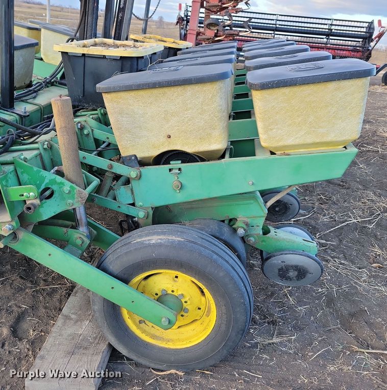 image for item DL7798 John Deere 7000  planter