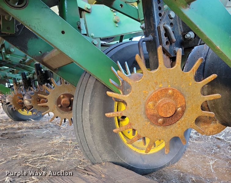 image for item DL7798 John Deere 7000  planter