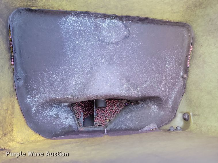 image for item DL7798 John Deere 7000  planter