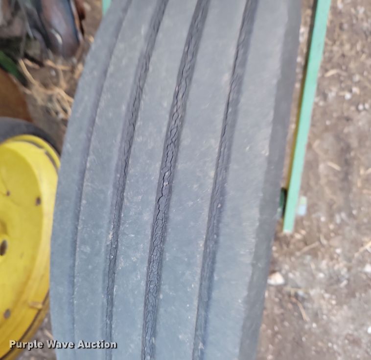 image for item DL7798 John Deere 7000  planter