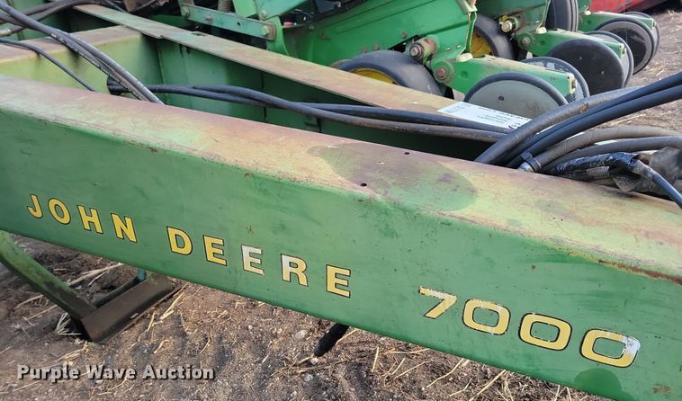 image for item DL7798 John Deere 7000  planter