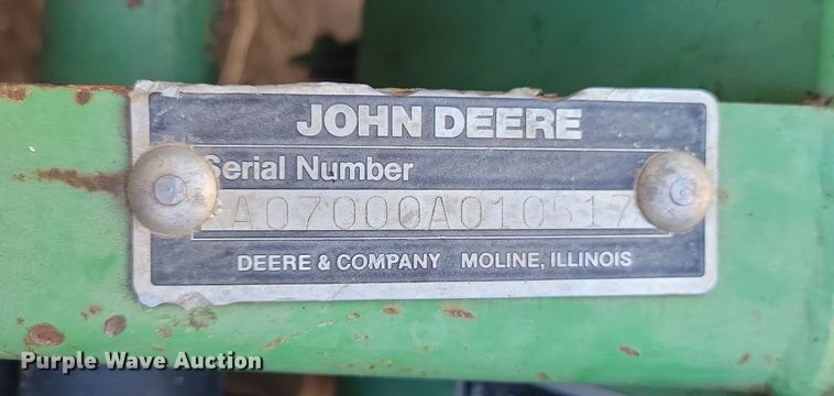 image for item DL7798 John Deere 7000  planter