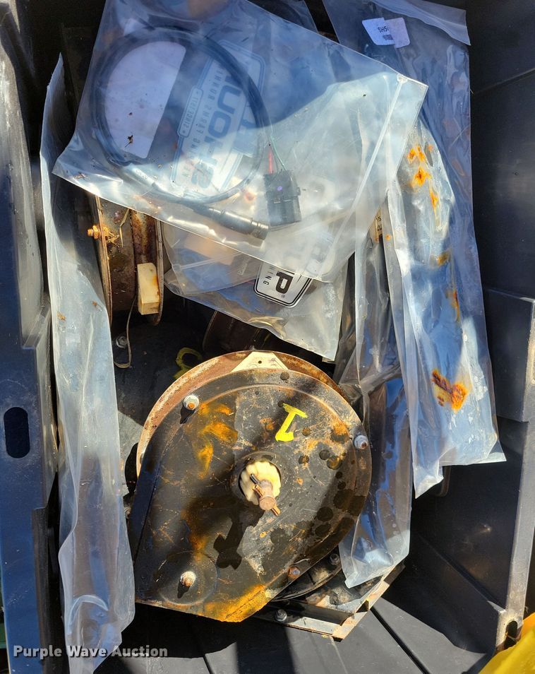 image for item DL7798 John Deere 7000  planter