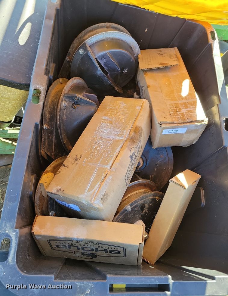 image for item DL7798 John Deere 7000  planter