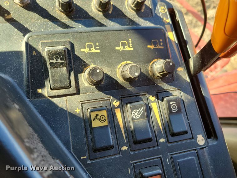 image for item DL7801 2001 Case International 2388 Axial-Flow  combine