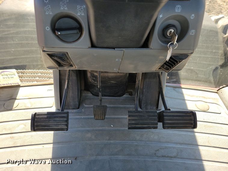 image for item DL7802 1999 Case MX240  MFWD tractor