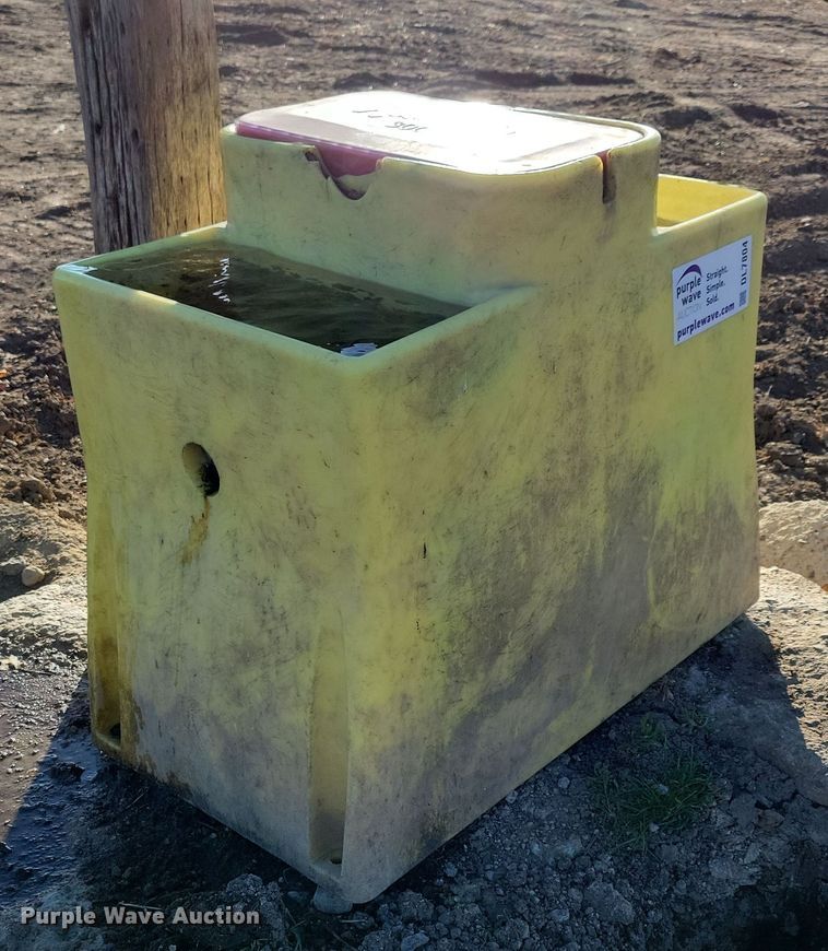 image for item DL7804 (3) Ritchie 300 insulated watering systems