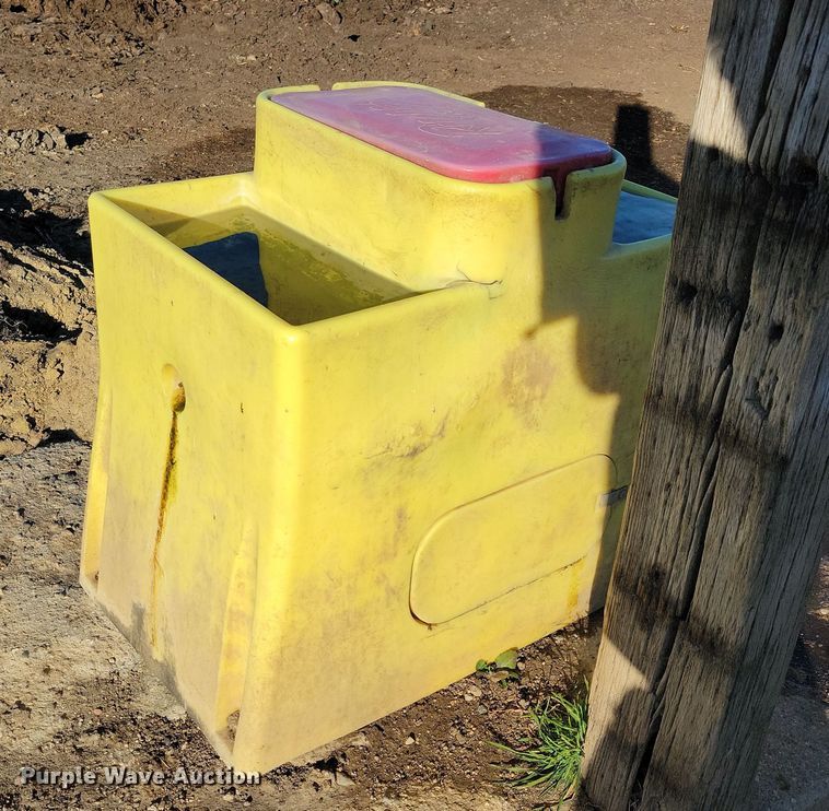 image for item DL7804 (3) Ritchie 300 insulated watering systems