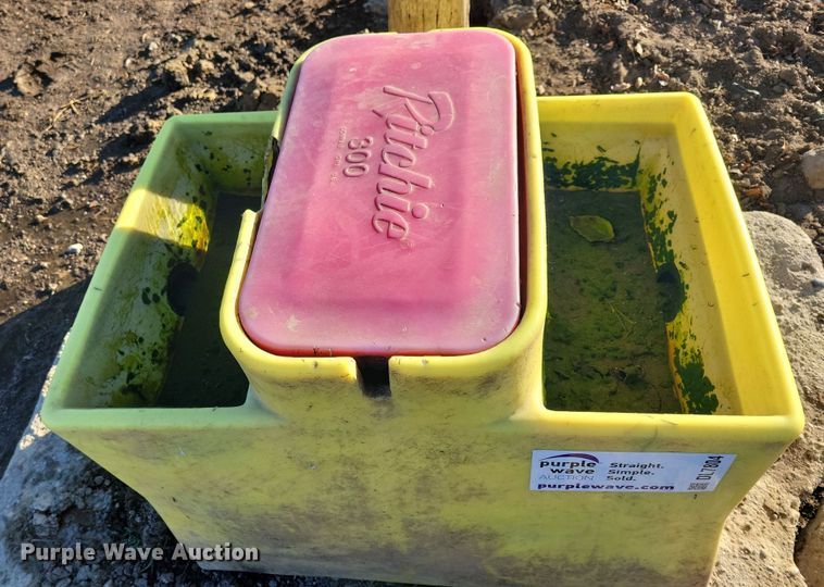 image for item DL7804 (3) Ritchie 300 insulated watering systems