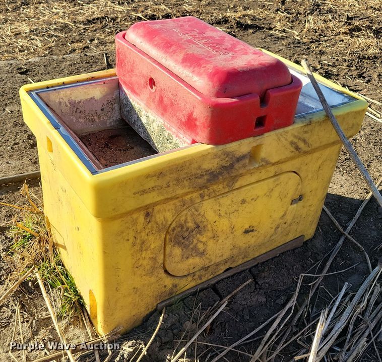 image for item DL7804 (3) Ritchie 300 insulated watering systems