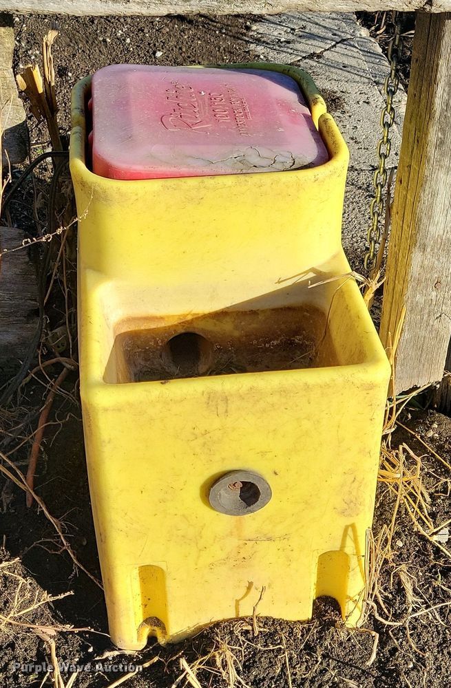 image for item DL7804 (3) Ritchie 300 insulated watering systems