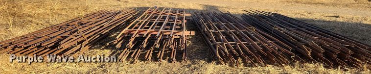 image for item DL7805 Approximately 38 fencing panels