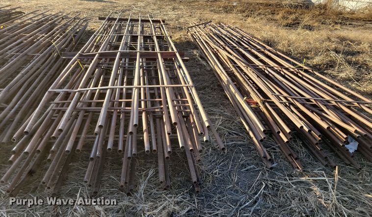 image for item DL7805 Approximately 38 fencing panels