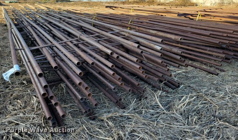 image for item DL7805 Approximately 38 fencing panels