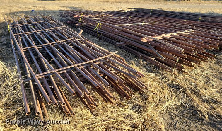 image for item DL7805 Approximately 38 fencing panels