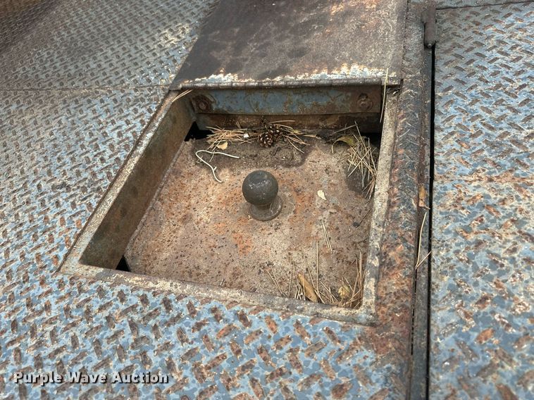 image for item DM2631 1997 GMC Sierra 3500  Crew Cab bale bed pickup truck