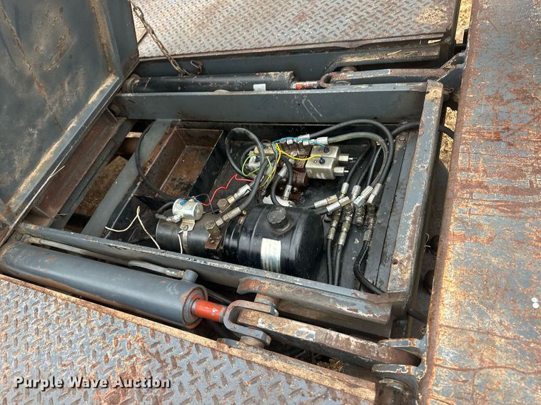 image for item DM2631 1997 GMC Sierra 3500  Crew Cab bale bed pickup truck