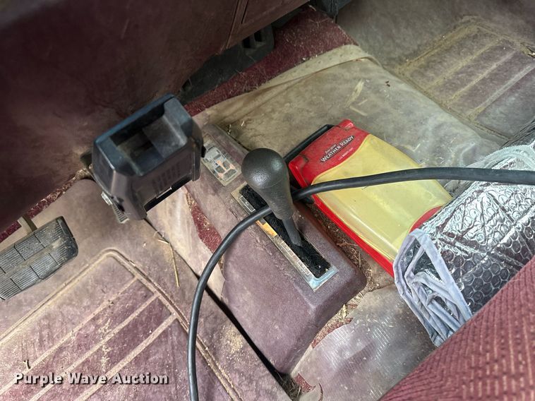 image for item DM2631 1997 GMC Sierra 3500  Crew Cab bale bed pickup truck