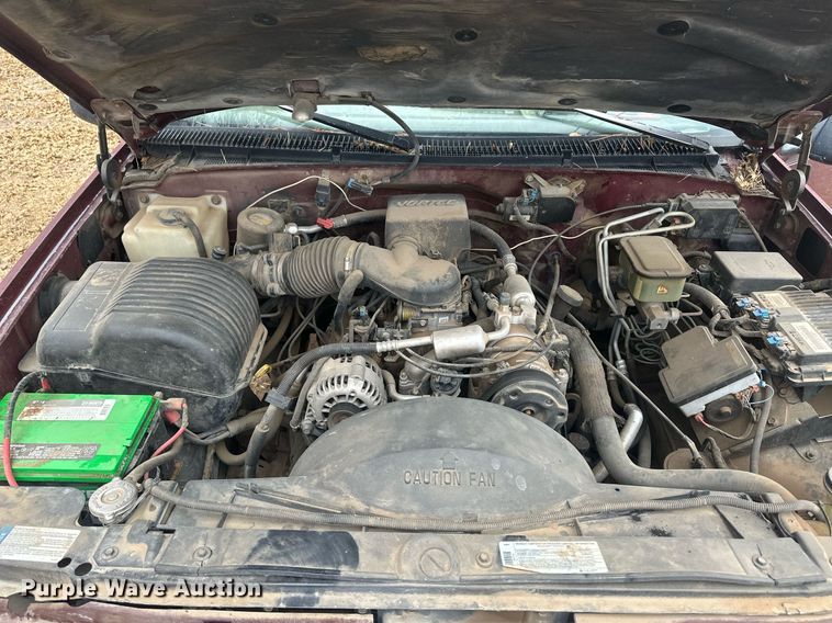 image for item DM2631 1997 GMC Sierra 3500  Crew Cab bale bed pickup truck