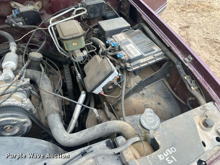 image for item DM2631 1997 GMC Sierra 3500  Crew Cab bale bed pickup truck