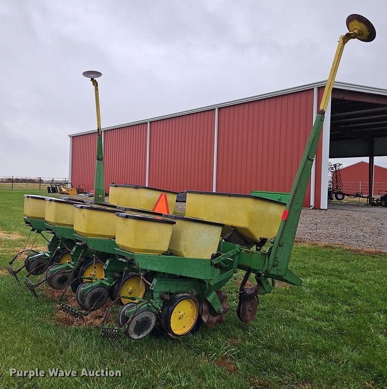 image for item DN7134 John Deere P7000  no-till planter