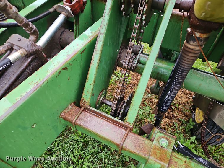 image for item DN7134 John Deere P7000  no-till planter