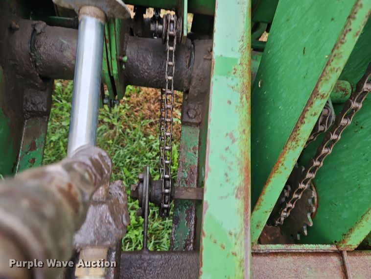 image for item DN7134 John Deere P7000  no-till planter