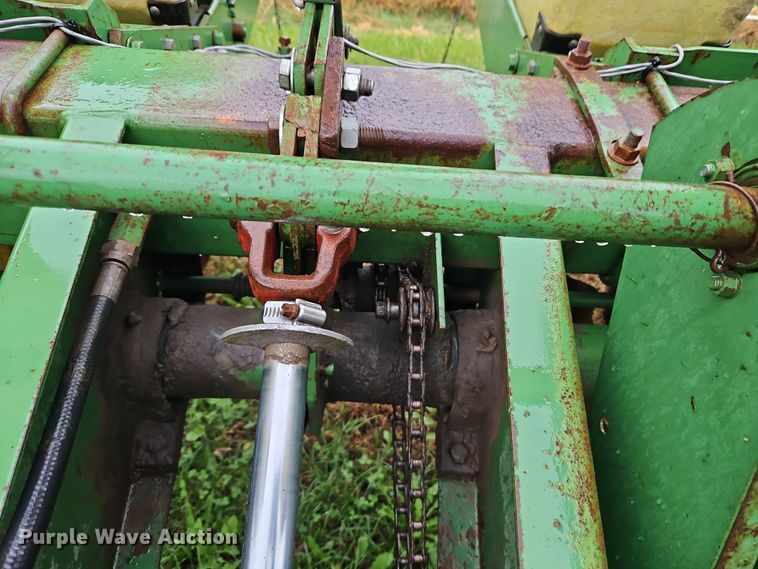 image for item DN7134 John Deere P7000  no-till planter