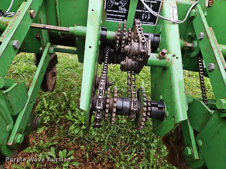 image for item DN7134 John Deere P7000  no-till planter