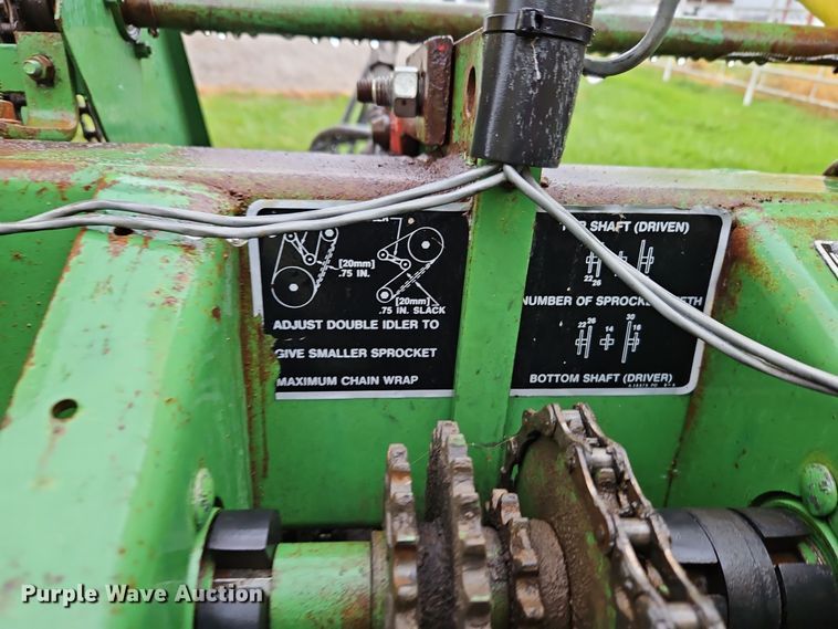 image for item DN7134 John Deere P7000  no-till planter