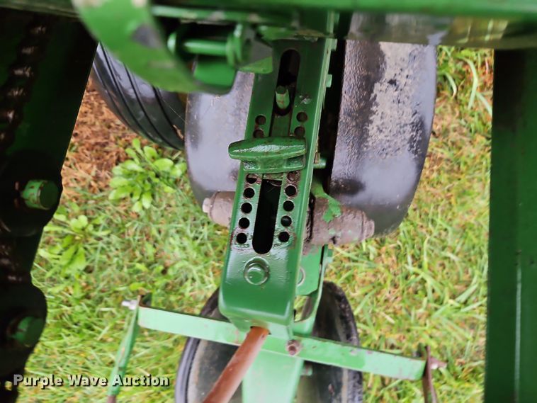 image for item DN7134 John Deere P7000  no-till planter