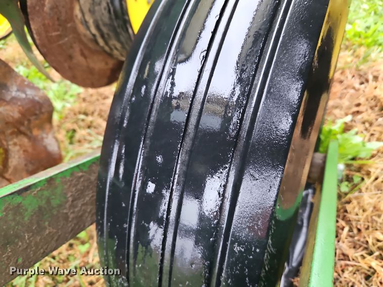 image for item DN7134 John Deere P7000  no-till planter