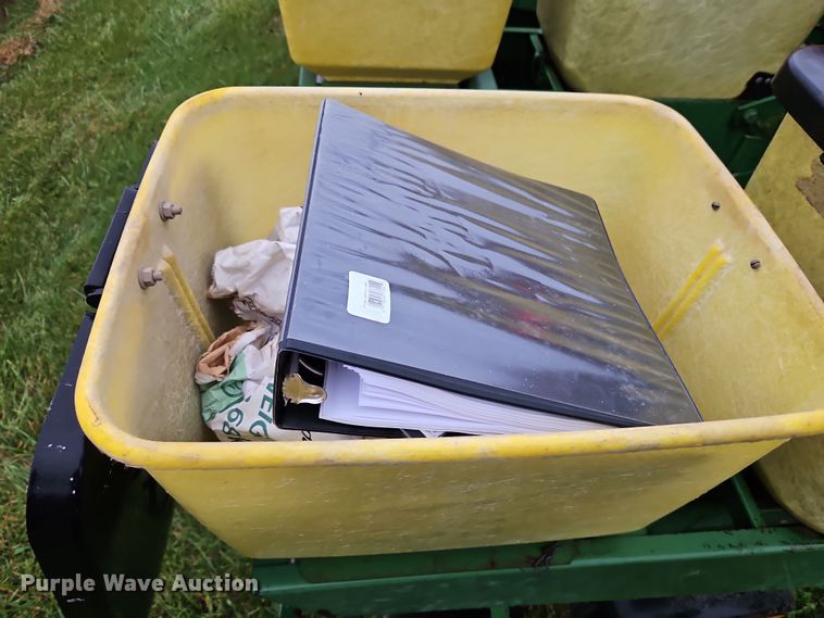 image for item DN7134 John Deere P7000  no-till planter