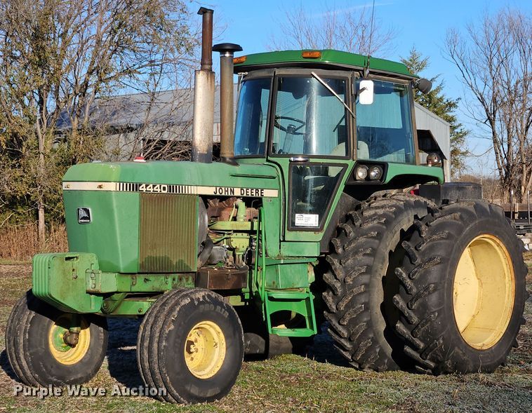 image for item DN7141 John Deere 4440  tractor