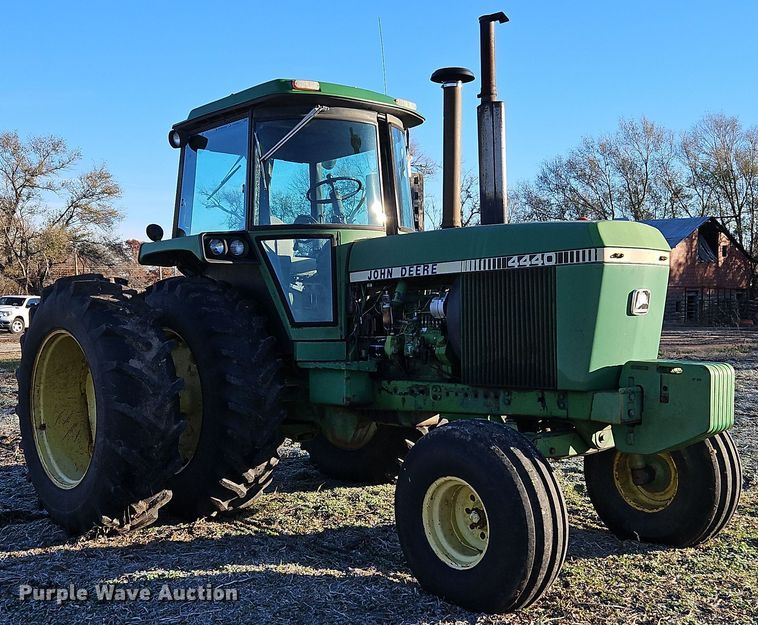 image for item DN7141 John Deere 4440  tractor