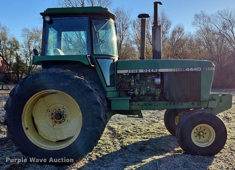 image for item DN7141 John Deere 4440  tractor