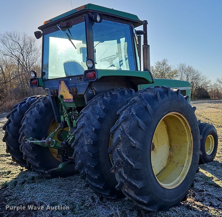 image for item DN7141 John Deere 4440  tractor